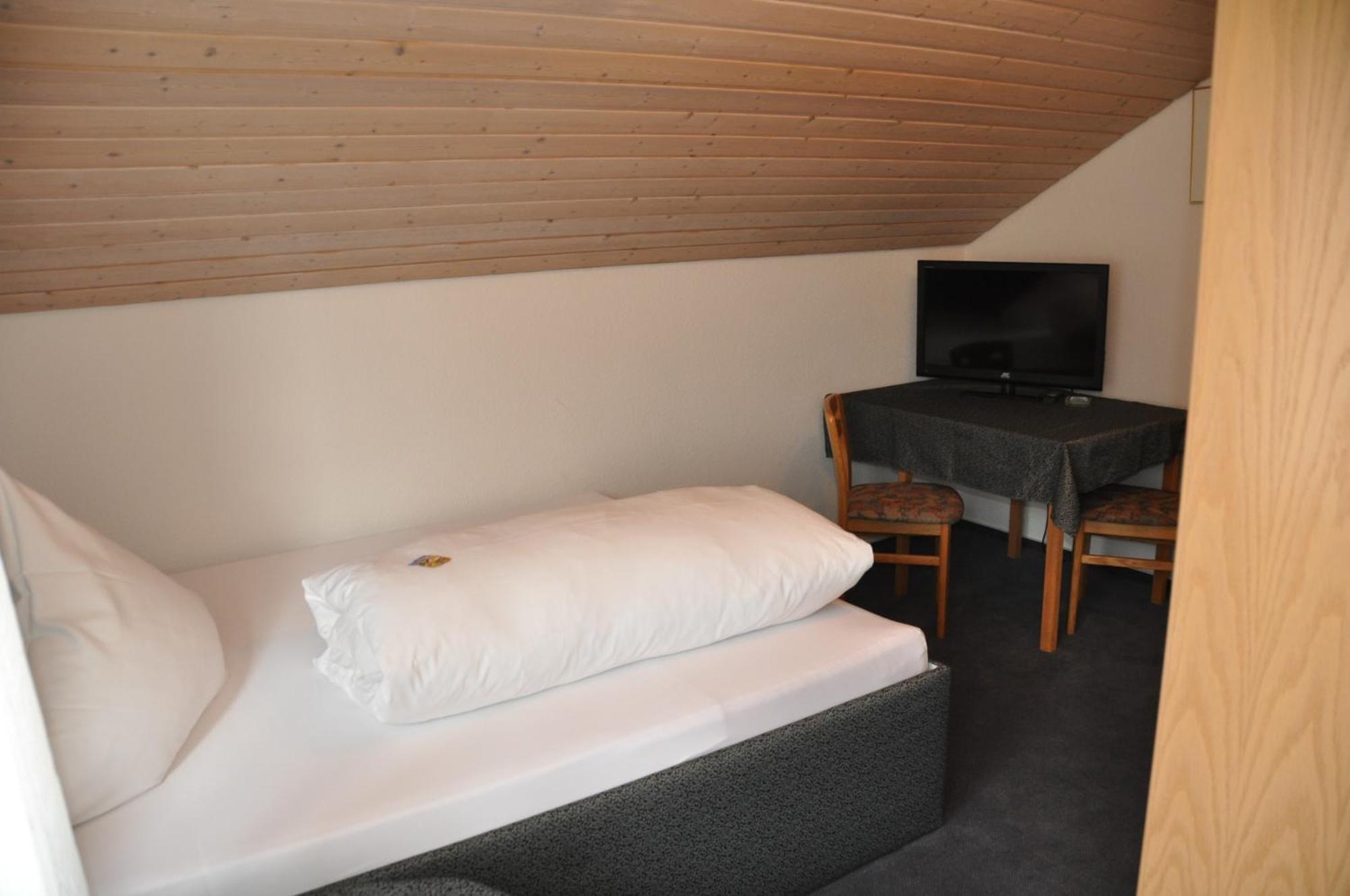 Gaestehaus Ullmannshof Kirchheim am Neckar Δωμάτιο φωτογραφία